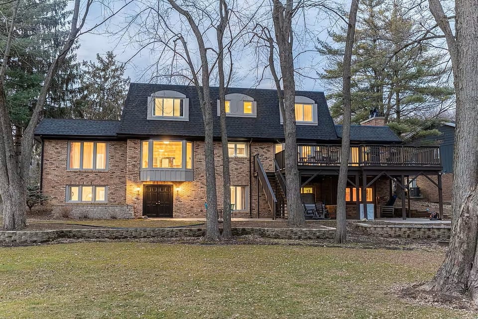 Spacious family home, Hot tub image 1