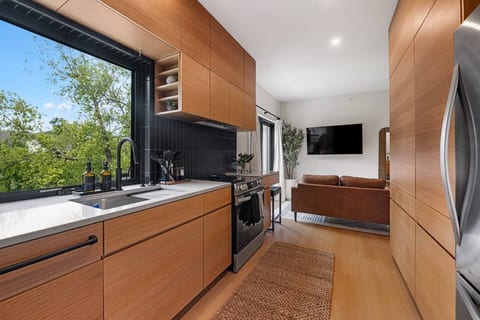 The Phil · Upscale Condo | Walk to Aggieville