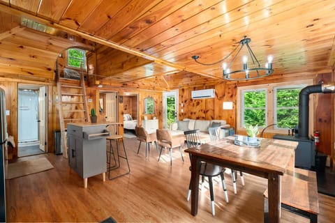 Official Direct Booking Site | Brookside Cabin - Your Peaceful VT Off-Grid Escape