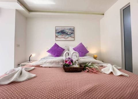 Cozy Nimman Condo | Walk Everywhere