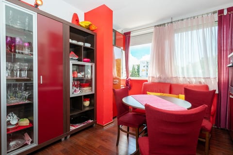 Apartment Near City Center - Unit 378870-13