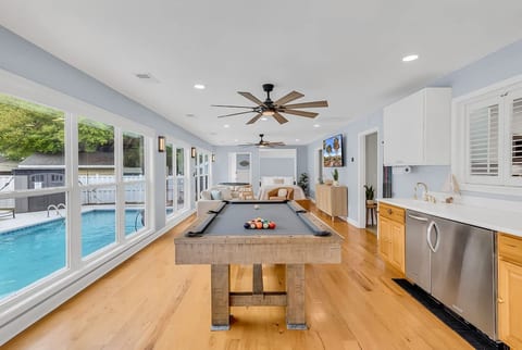 Golf Sim/Private Pool/Fire Pit/5 Min to Beach image 3