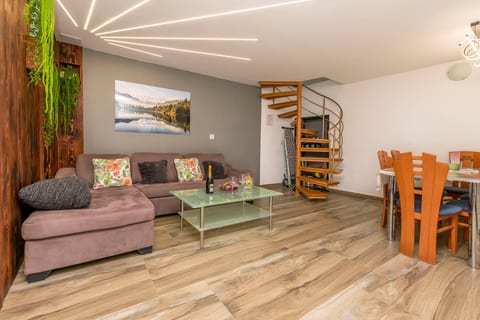 House Hidden Green Oasis - Unit 206919-16