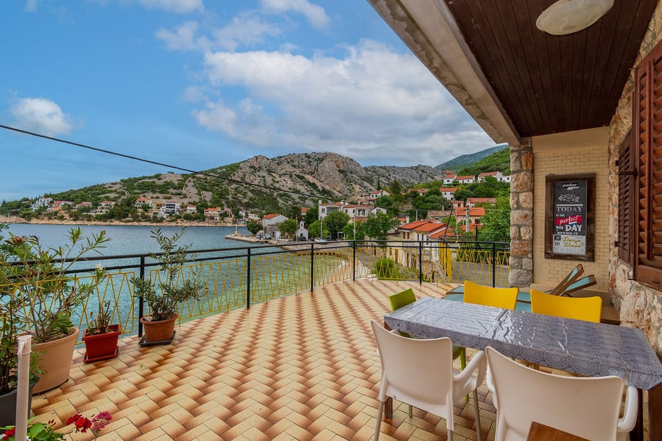Apartments Steps from the Sea - Unit 378759-13 - Croatia