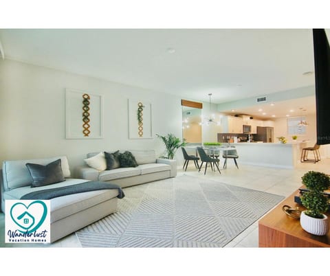 Modern 2 Br close to Disney Free Waterpark