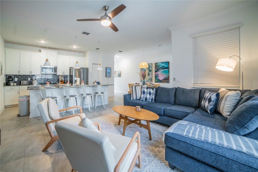 Stunning 4 Bed Townhome with Splash Pool-1160KS