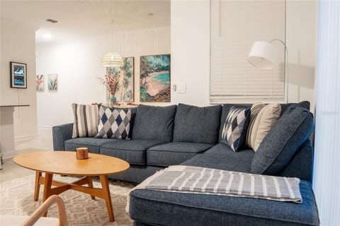 Stunning 4 Bed Townhome with Splash Pool-1160KS