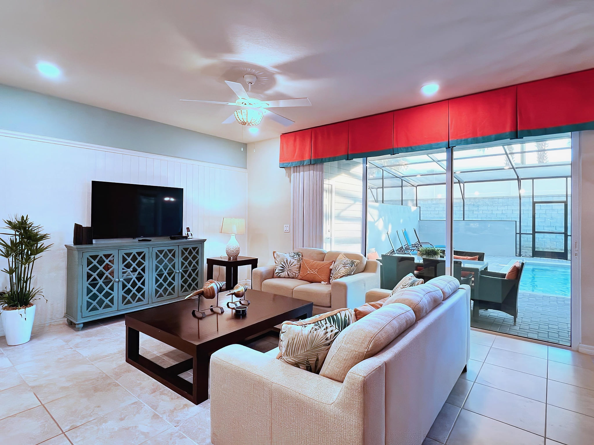 Fabulous 5Bd Family Townhome with Splash Pool-726G
