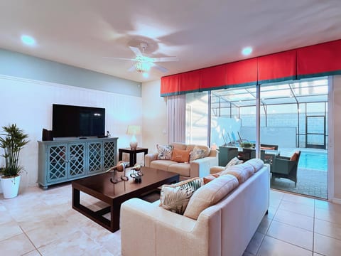 Fabulous 5Bd Family Townhome with Splash Pool-726G