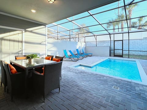 Fabulous 5Bd Family Townhome with Splash Pool-726G