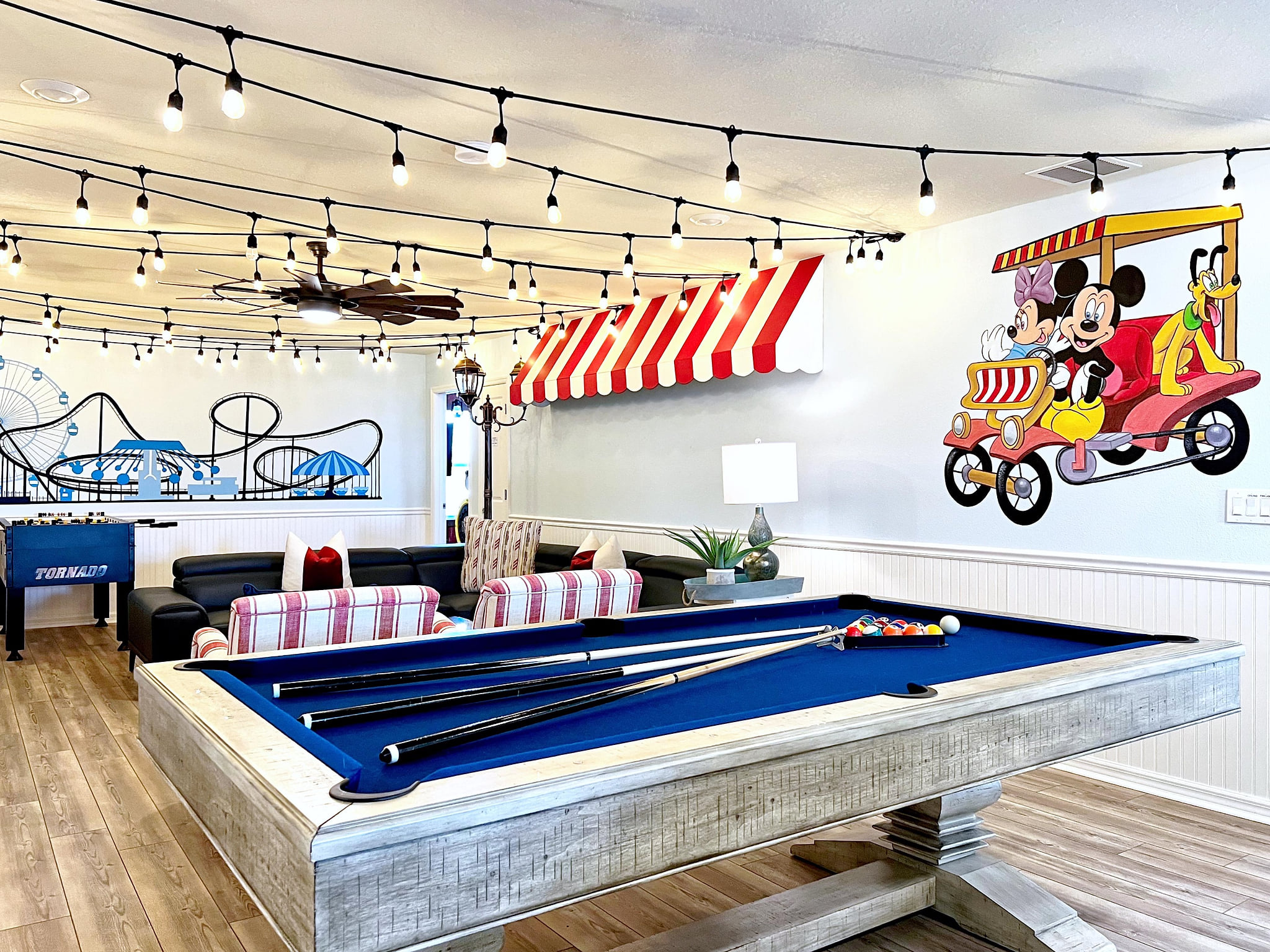 Stunning Themed 7 Bed Pool Home with Theater-3229L
