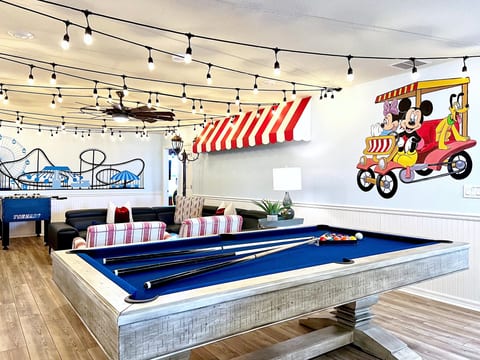 Stunning Themed 7 Bed Pool Home with Theater-3229L