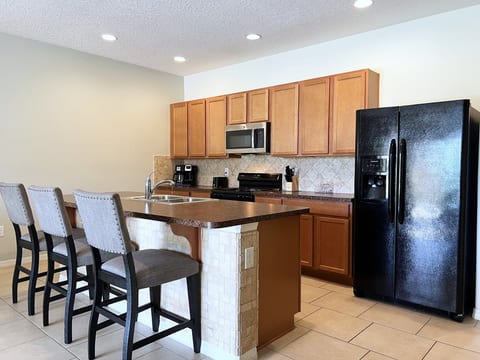 Amazing 4BR Resort Townhome w/ Splash Pool-4686TD