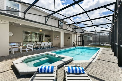 New Listing! Windsor Island-2166 8BR · Disney