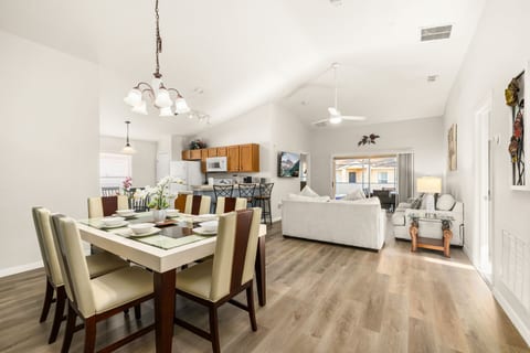 New Listing! Value! Pool & Spa! 7 mi 2 Disney! 116