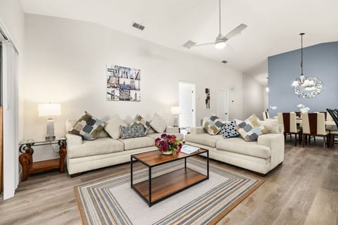 New Listing! Value! Pool & Spa! 7 mi 2 Disney! 116
