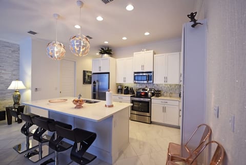 Charming 3Bd Pool TH Enclaves at Festival-350CD