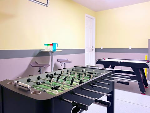 Beautiful Pool Villa with Spa and Game Room-9007PC