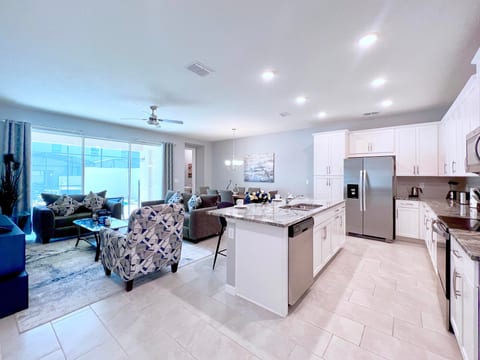 Beautiful Town Home with Splash Pool-1648TPC