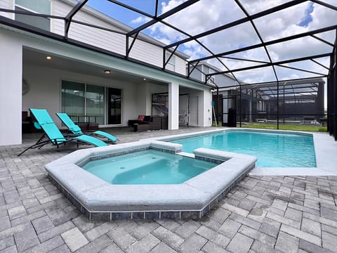 Luxurious Pool Home with Private Pool-2061LC