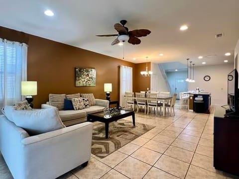 Windsor at Westside 7Bd Hm Pool-2112MW