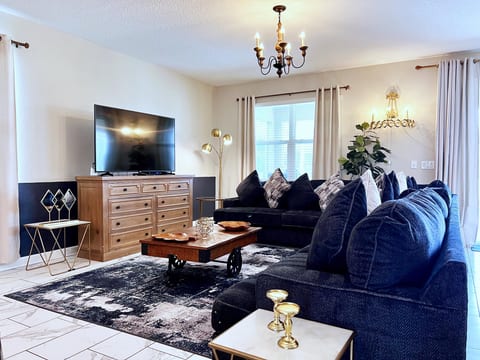 Champions Gate 8BR Villa • Pool, Spa, Theater