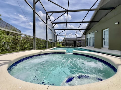 Lovely 4Bd Gm Spa Pool Hm Glenbrook-1616MSD