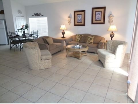Lovely 4Bd Gm Spa Pool Hm Glenbrook-1616MSD