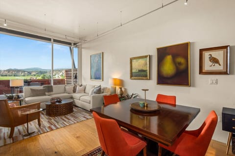 The Haven Loft – Luxe modern townhouse