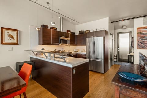 The Haven Loft – Luxe modern townhouse