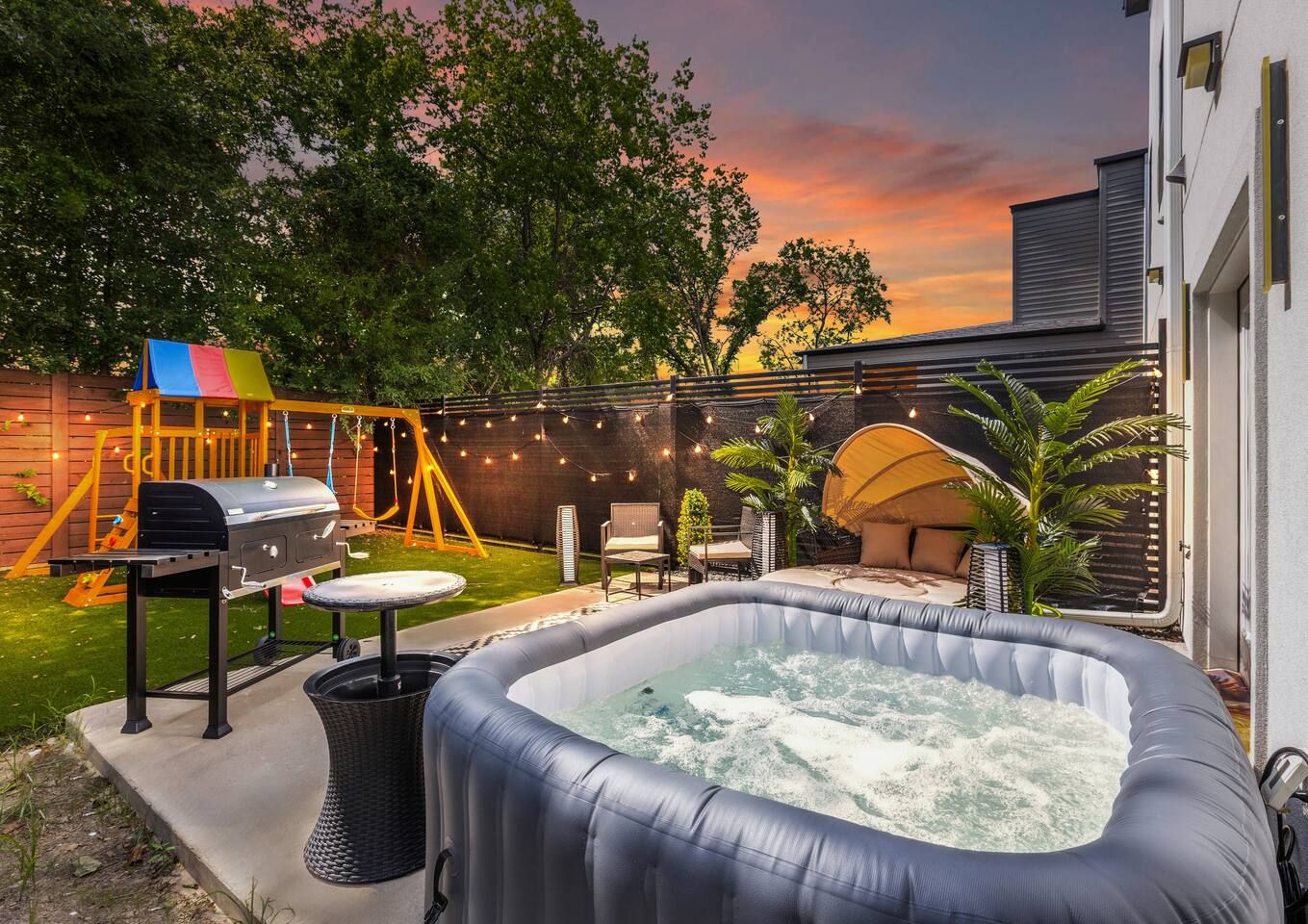 Modern Comfort, entire house, w/hottub, gameroom