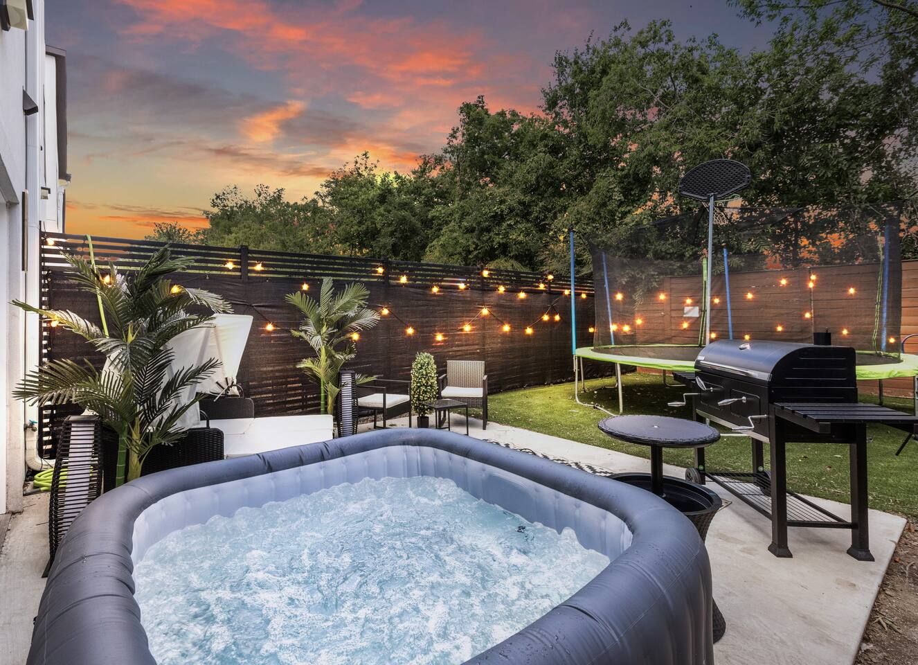 Modern Luxe Retreat whole house w/hottub, gameroom