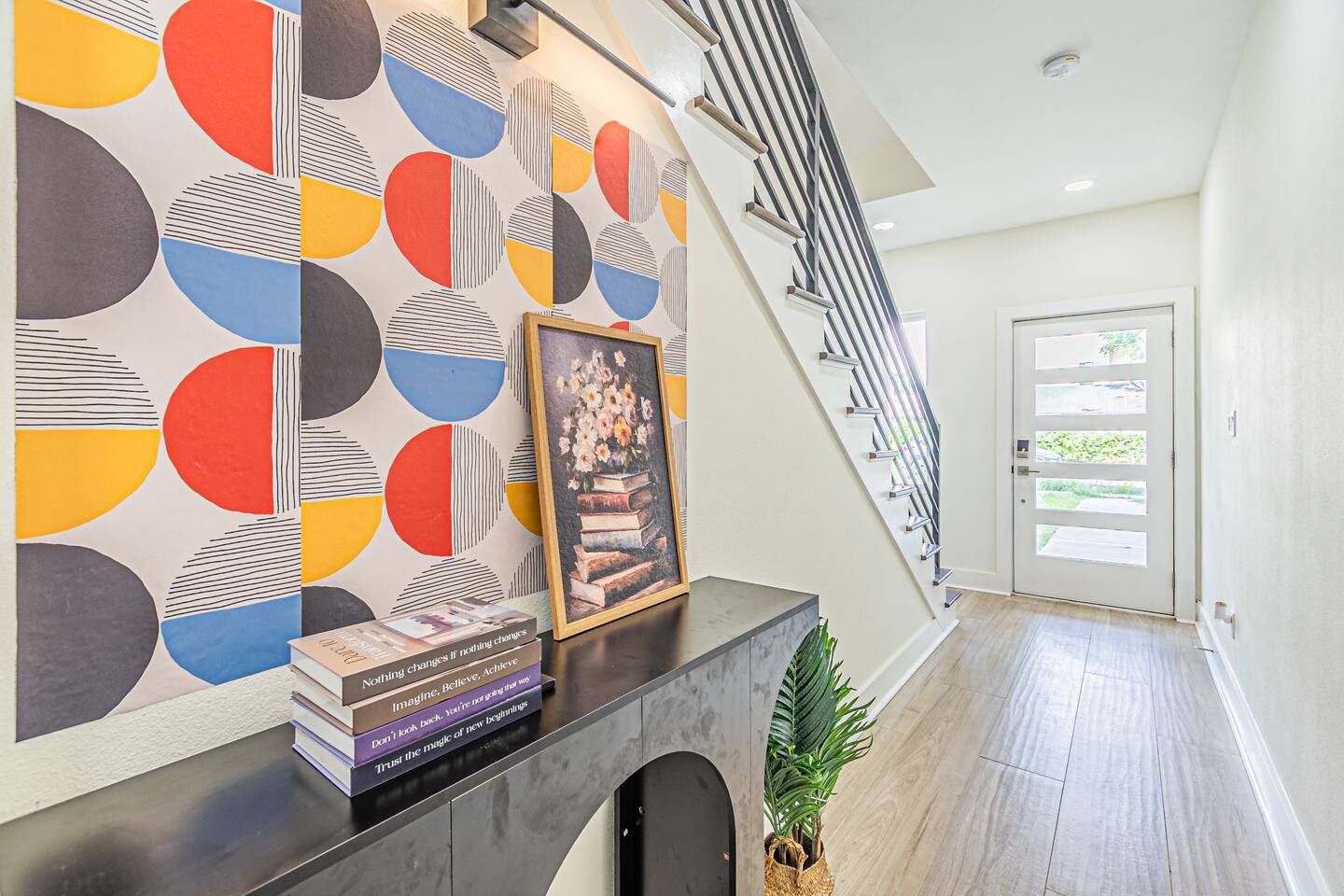 Triplex house w/hot tub, FREE game room