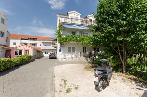 Apartments and Rooms Bepina - Unit 378838-13
