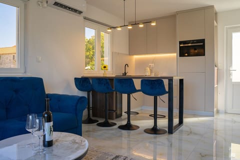 Apartment Blue Velvet Apartment - Unit 378873-13