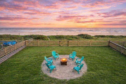 Beachfront|Hot Tub|Putt Putt|Fire Pit|Pet Friendly