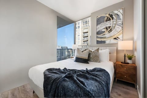Yaletown Oasis | King Bed | 2BR+2BA | Parking