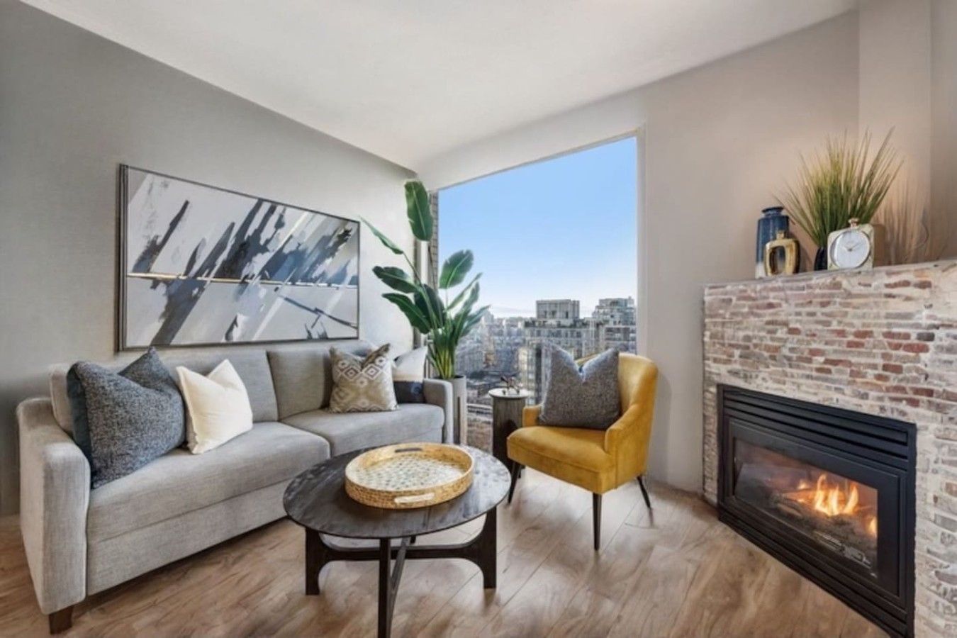 Yaletown Oasis | King Bed | 2BR+2BA | Parking