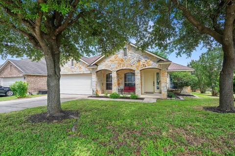 3BR Home · Office · 12 Min to Hospital