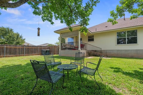 3BR Home · Office · 12 Min to Hospital