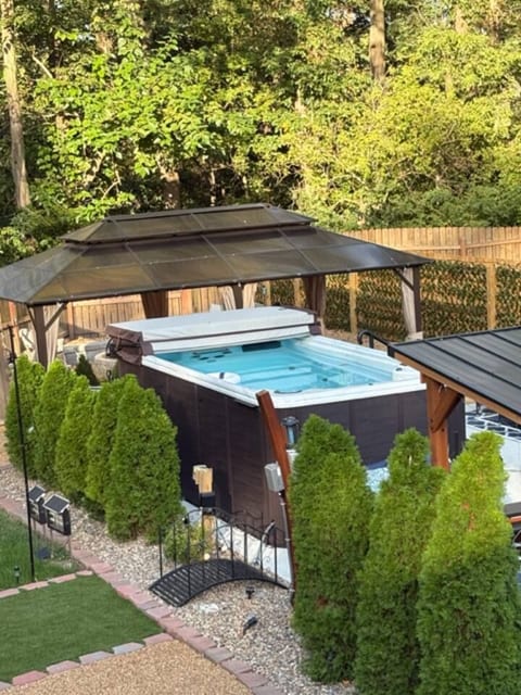 Kansas City Urban Oasis: Personal Resort