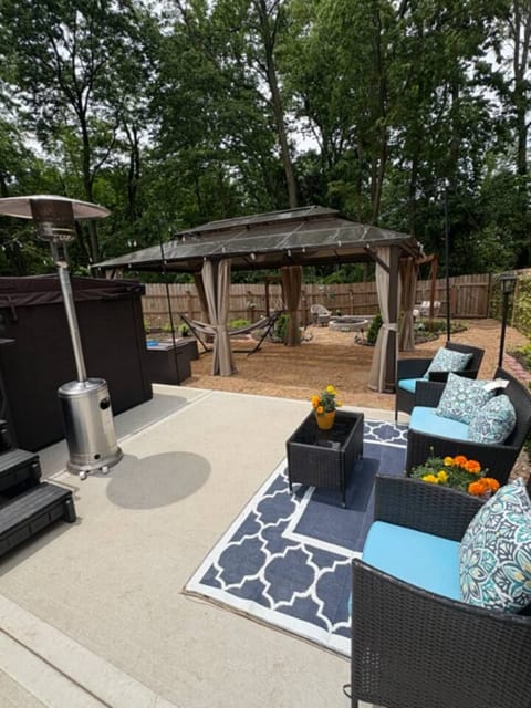 Kansas City Urban Oasis: Personal Resort