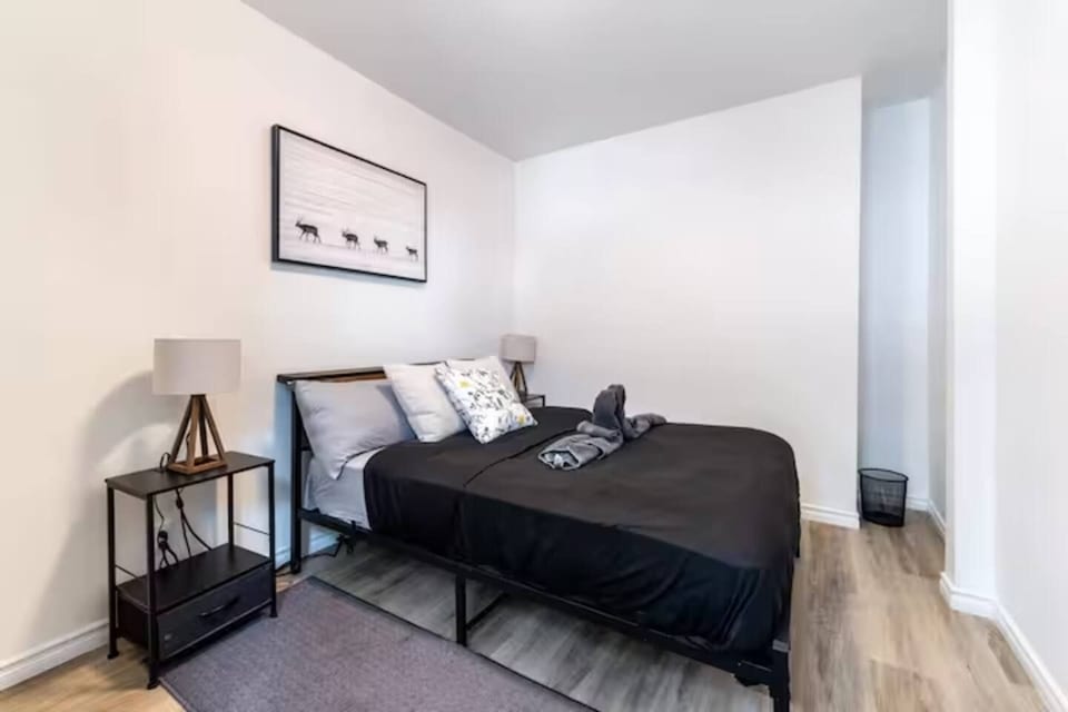 Cozy Luxury in the Plateau | 2BR + Terrace & BBQ - Montreal