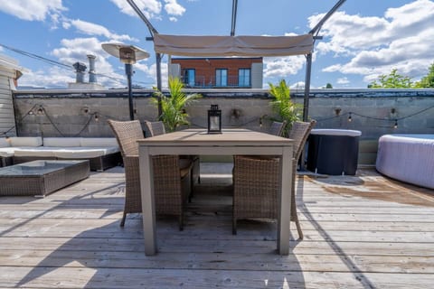Cozy Luxury in the Plateau | 2BR + Terrace & BBQ