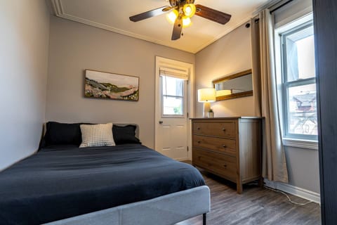 New Luxury 4BR/2BA in Plateau | Terrace + Hot Tub