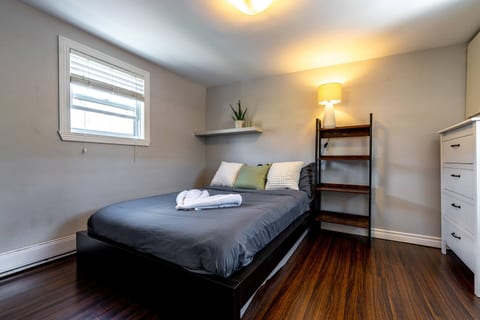 New Luxury 4BR/2BA in Plateau | Terrace + Hot Tub