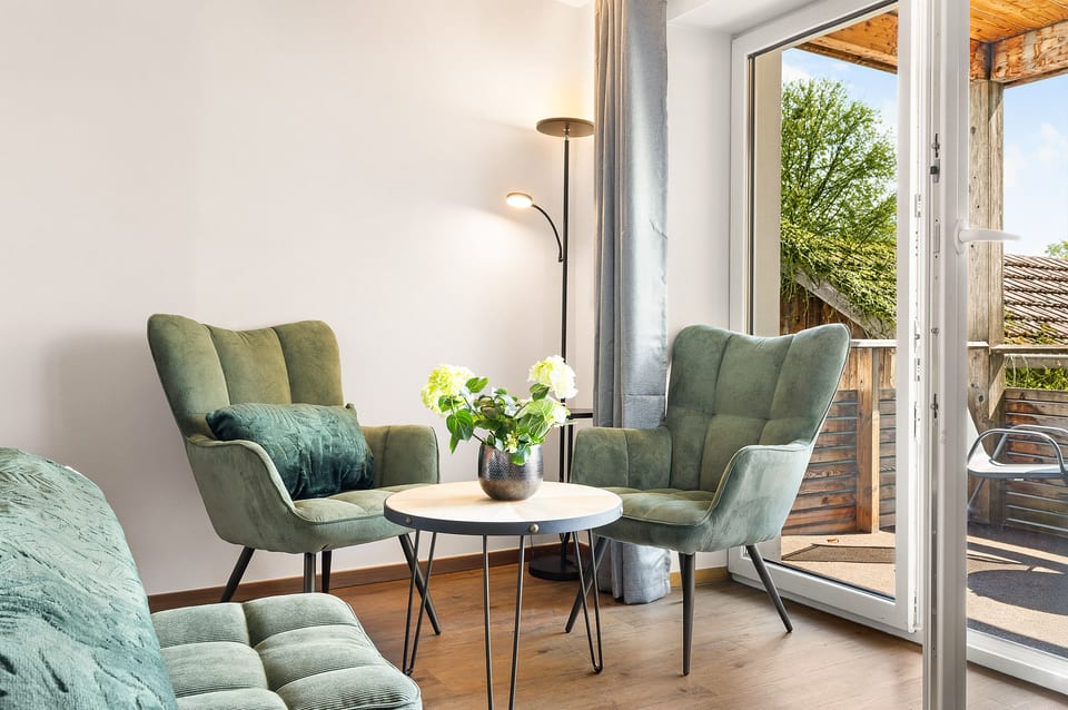 Suite 2 on the ground floor with balcony - Bad Aibling