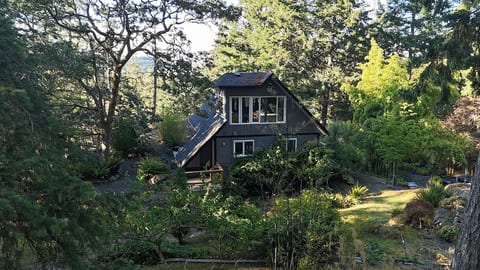 Private Cottage with private yard