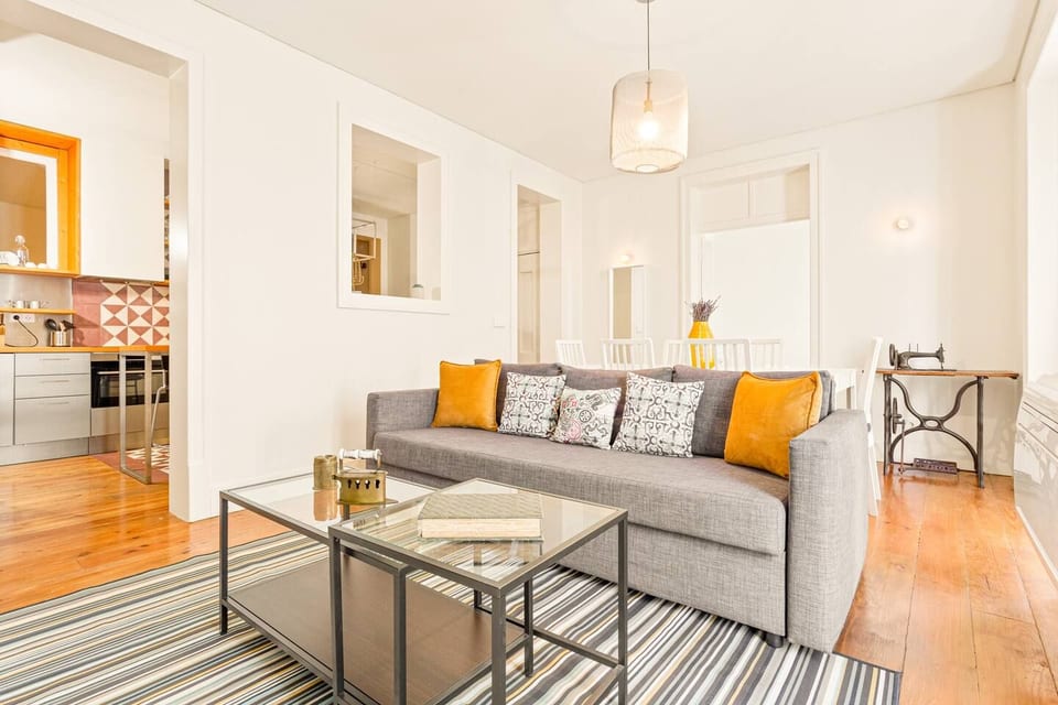 SUNNY Bica - Downtown Large Apartment - Lisbon