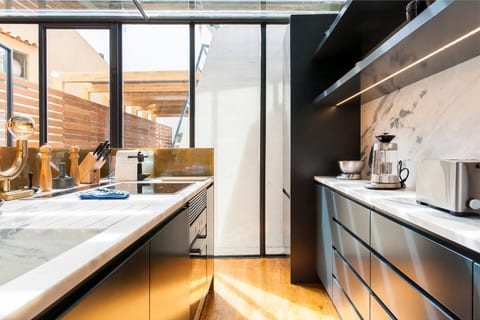 Bica Lux Secret Terrace 2-bedroom Apartment